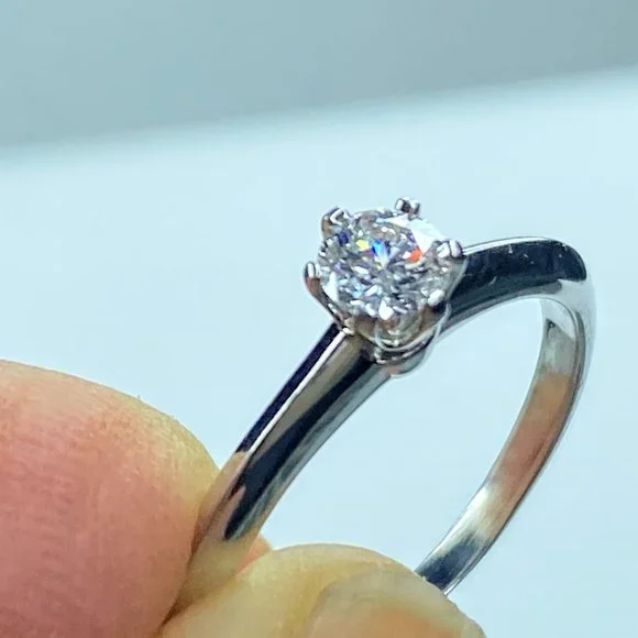 Tiffany & Co. Platinum 0.32ct G/VS2 round brilliant solitaire Diamond ring sz 6.